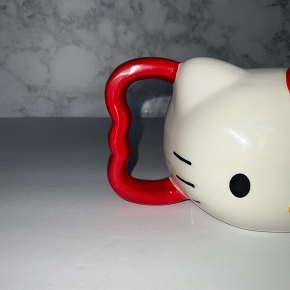 Hello Kitty ceramic mug- bow handle - Picture 5 of 9